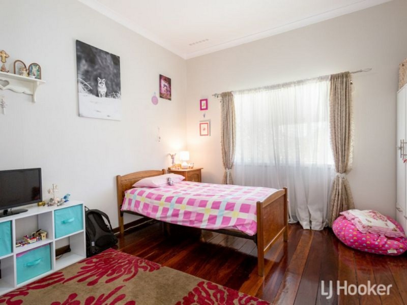 10 Third Street, Harvey WA 6220