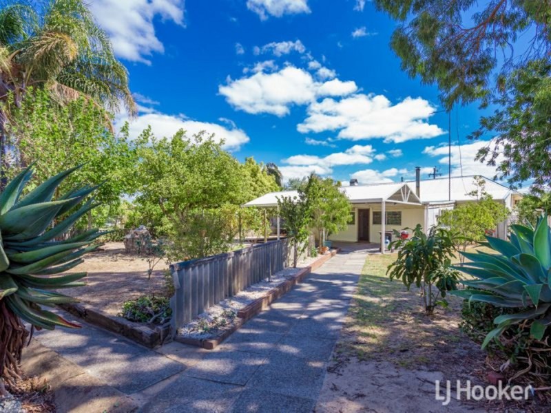 10 Third Street, Harvey WA 6220