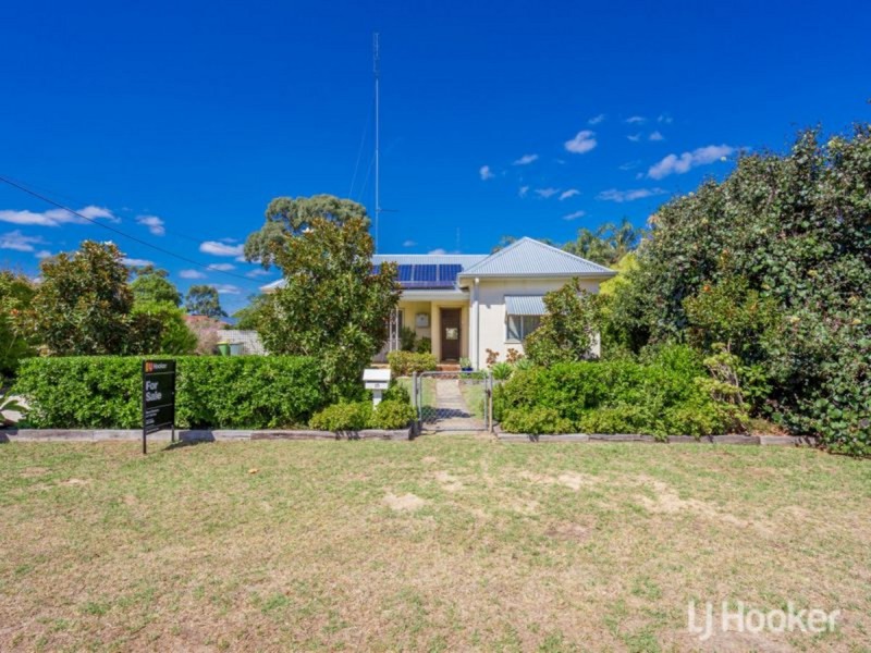 10 Third Street, Harvey WA 6220