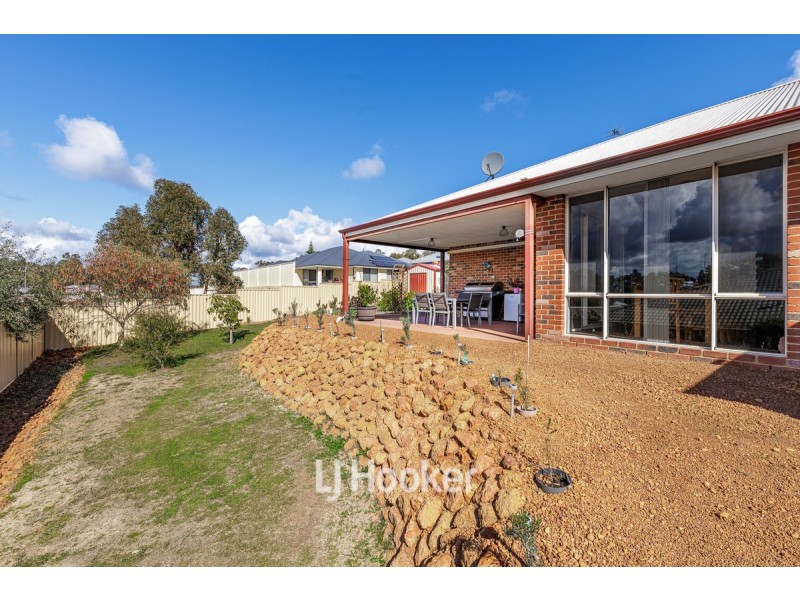 15 Wellington Boulevard, Collie WA 6225