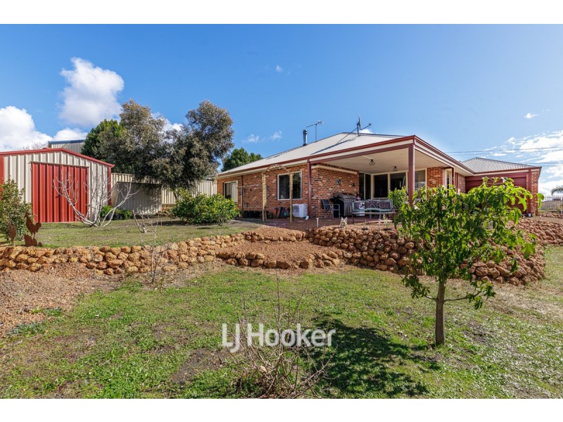 15 Wellington Boulevard, Collie WA 6225