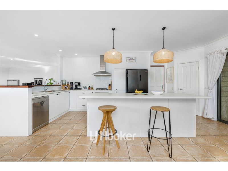 10 Quonday Way, Dalyellup WA 6230