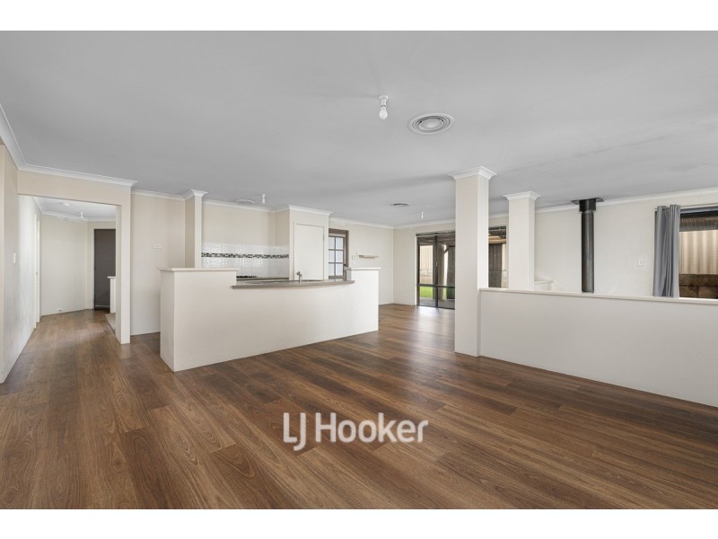 10 Lawson Road, Dalyellup WA 6230