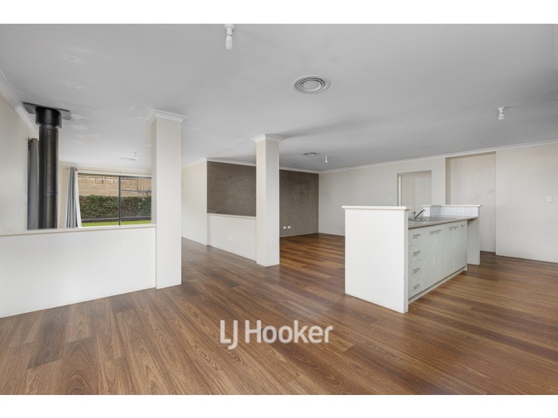 10 Lawson Road, Dalyellup WA 6230