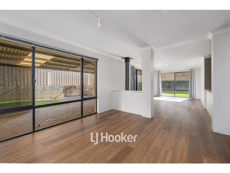 10 Lawson Road, Dalyellup WA 6230