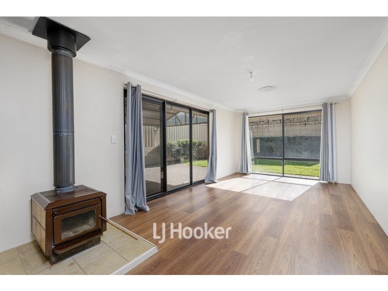 10 Lawson Road, Dalyellup WA 6230