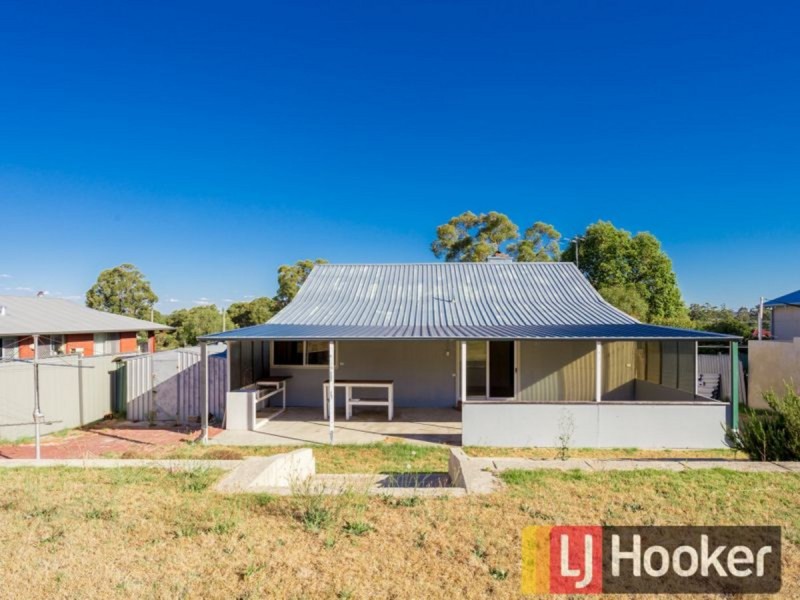 5 Moore Street, Collie WA 6225