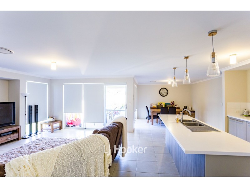 22 Hazelgrove Crescent, Millbridge WA 6232