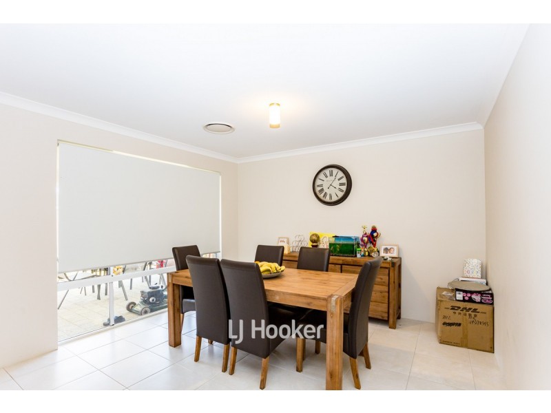 22 Hazelgrove Crescent, Millbridge WA 6232