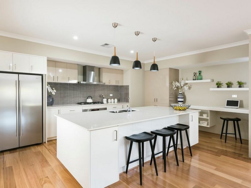 2 Bluff Road, Dalyellup WA 6230