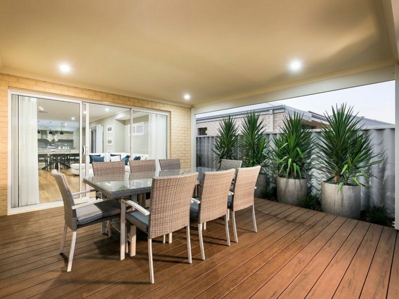 2 Bluff Road, Dalyellup WA 6230