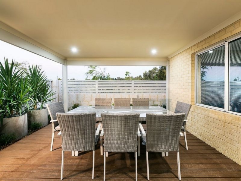 2 Bluff Road, Dalyellup WA 6230