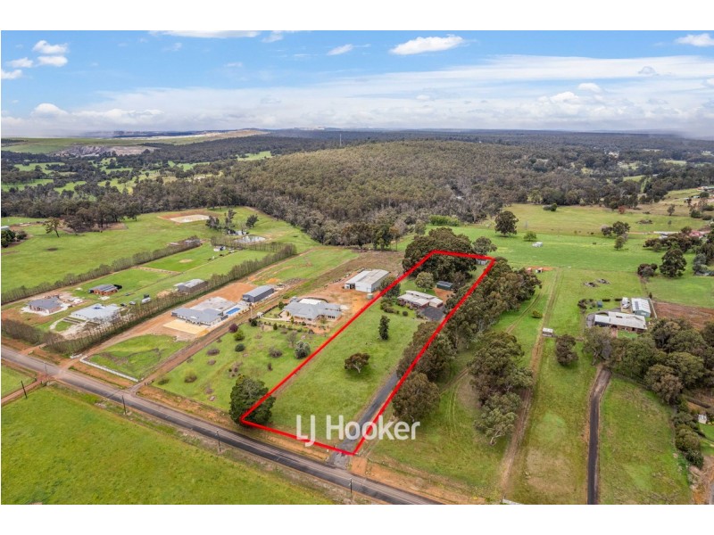 85 Booth Street, Collie WA 6225