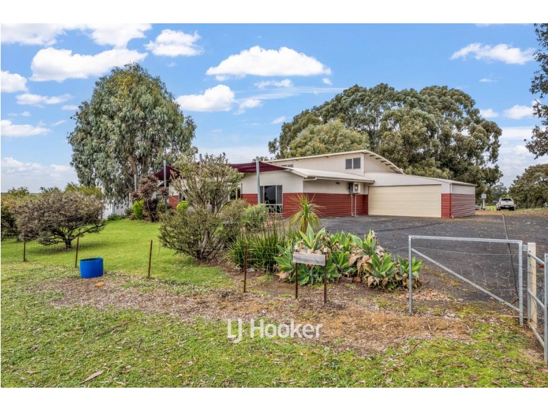 85 Booth Street, Collie WA 6225