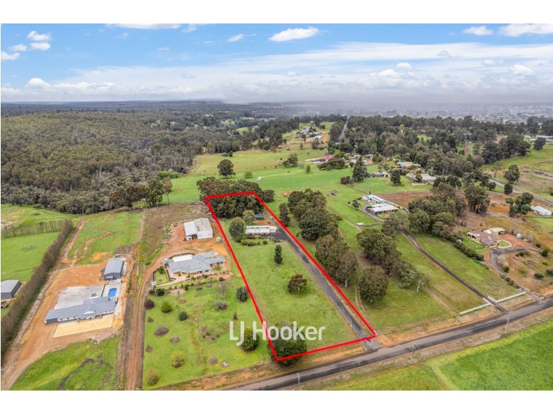 85 Booth Street, Collie WA 6225