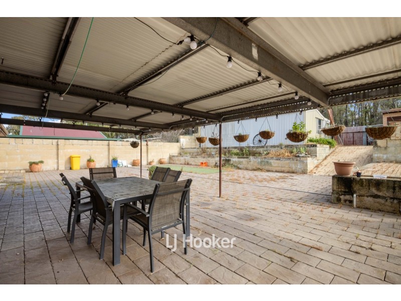 6 Cameron Street, Allanson WA 6225