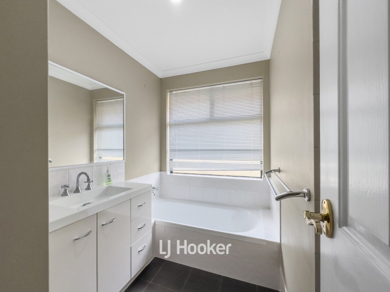 14 Honeyeater Crescent, Geographe WA 6280