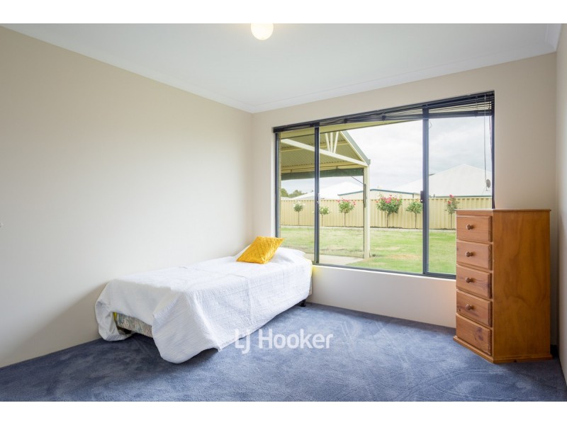 28 Gascoyne Circle, Millbridge WA 6232