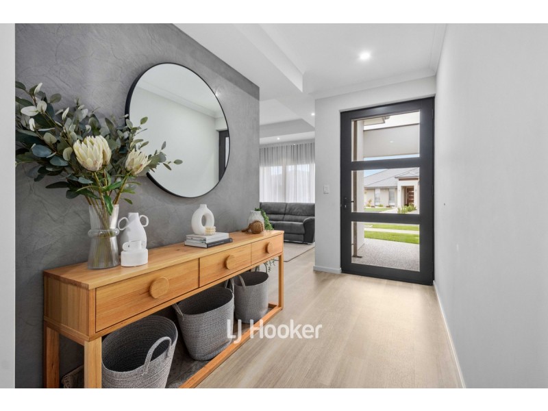 10 Sanders Parade, Glen Iris WA 6230