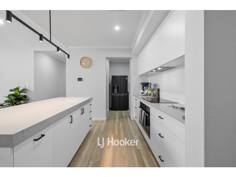 10 Sanders Parade, Glen Iris WA 6230