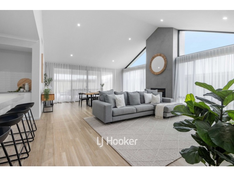 10 Sanders Parade, Glen Iris WA 6230