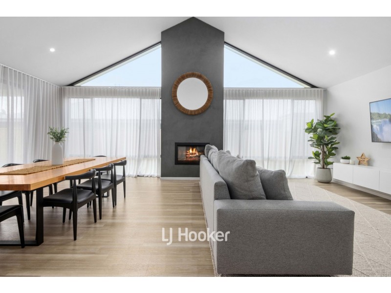 10 Sanders Parade, Glen Iris WA 6230