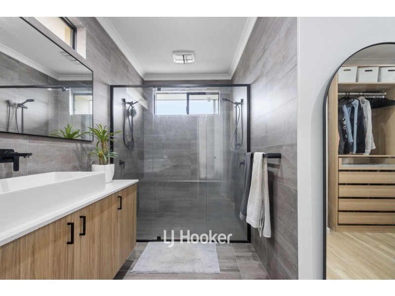 10 Sanders Parade, Glen Iris WA 6230