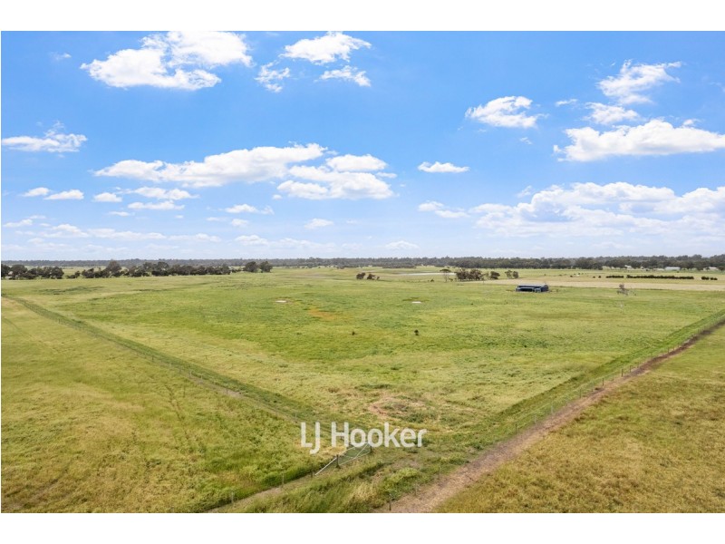 92 Edwards Road, Stirling Estate WA 6271