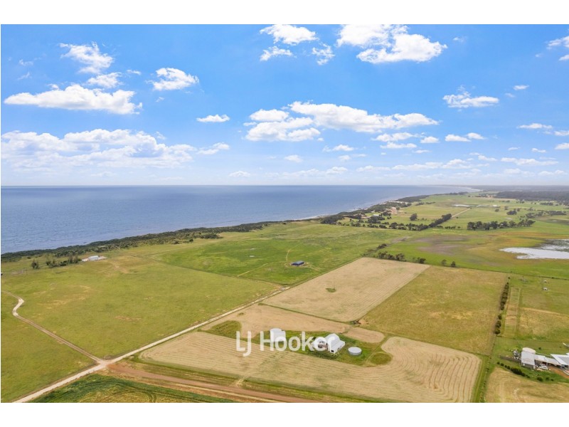 92 Edwards Road, Stirling Estate WA 6271