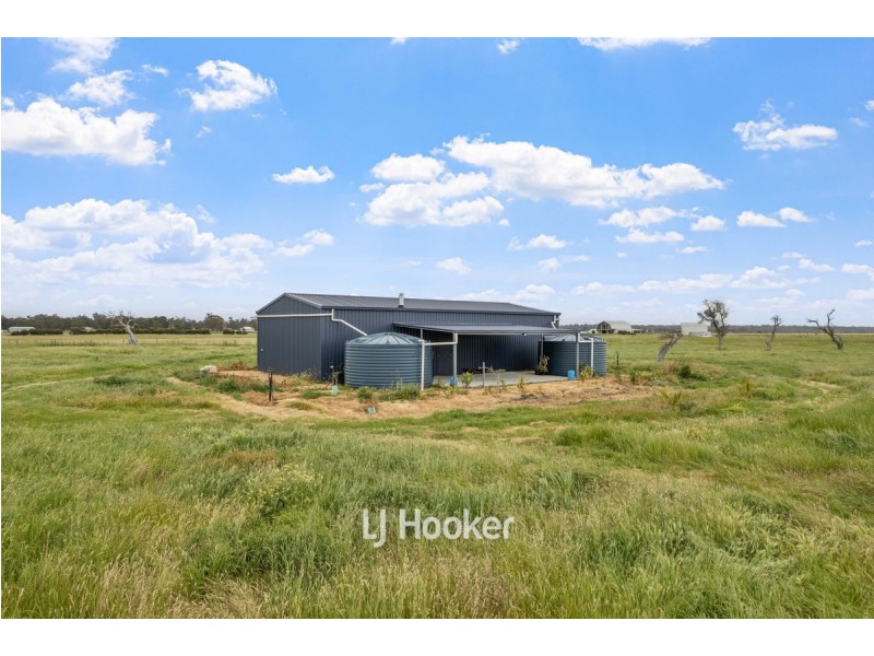 92 Edwards Road, Stirling Estate WA 6271