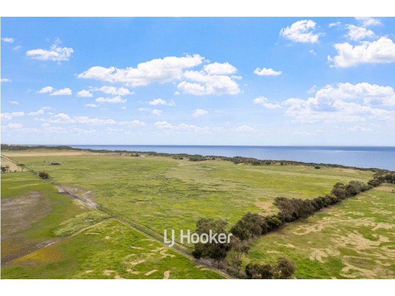 92 Edwards Road, Stirling Estate WA 6271