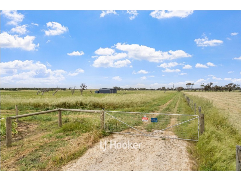 92 Edwards Road, Stirling Estate WA 6271