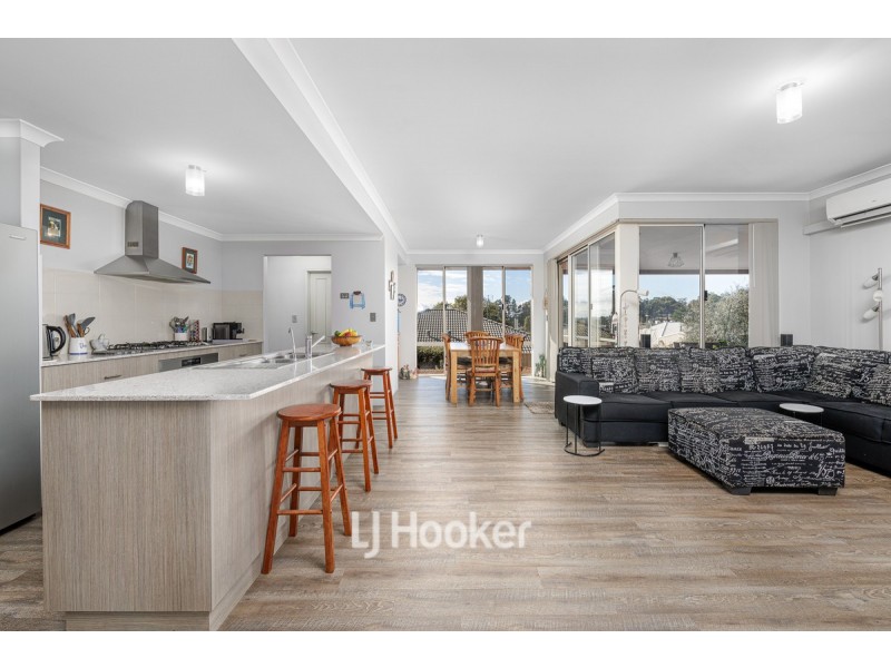 15 Wellington Boulevard, Collie WA 6225