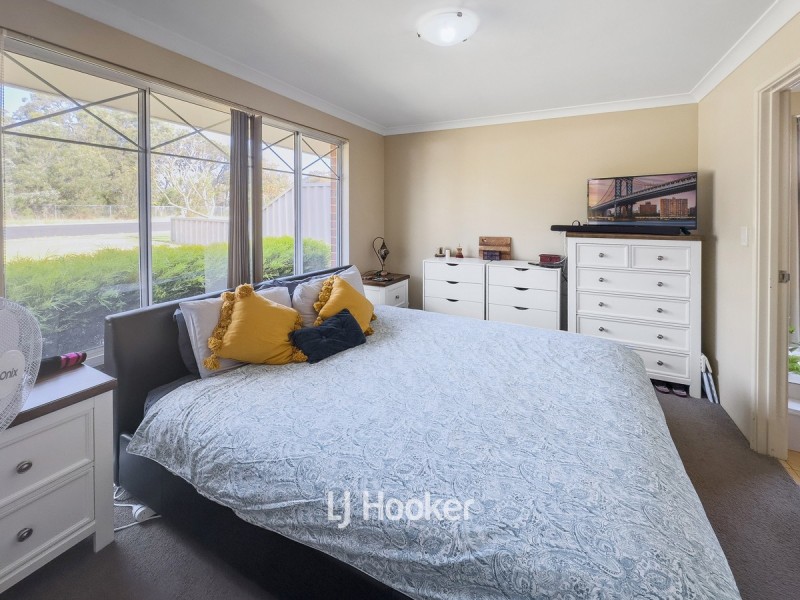 72 Somerville Drive, College Grove WA 6230