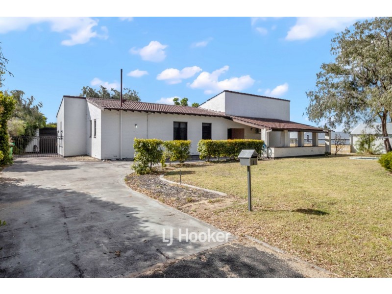 4 Waratah Crescent, South Bunbury WA 6230