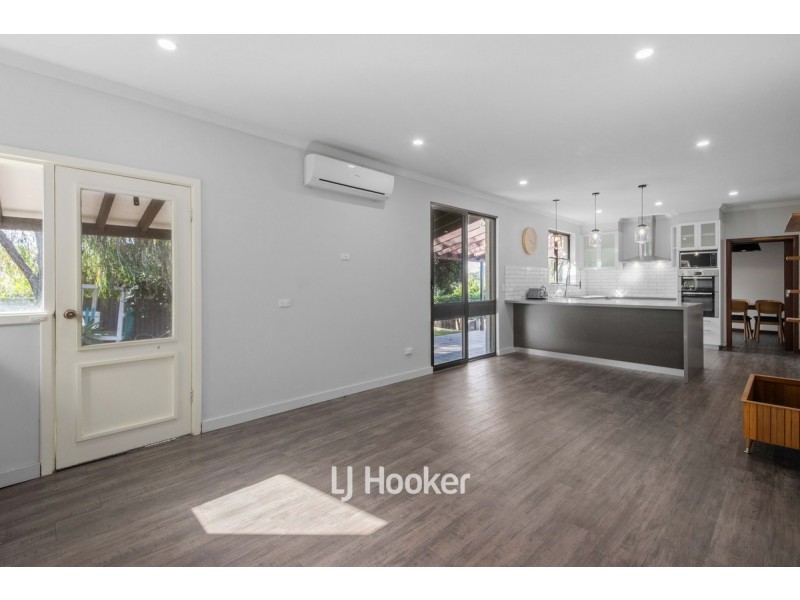 4 Waratah Crescent, South Bunbury WA 6230