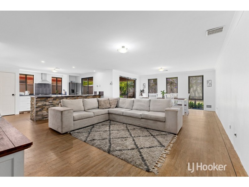 73 The Boulevard, Australind WA 6233