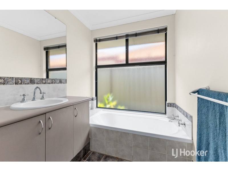 73 The Boulevard, Australind WA 6233