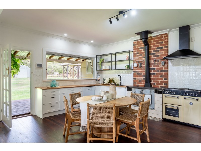 134 Mangles Road, Stirling Estate WA 6271