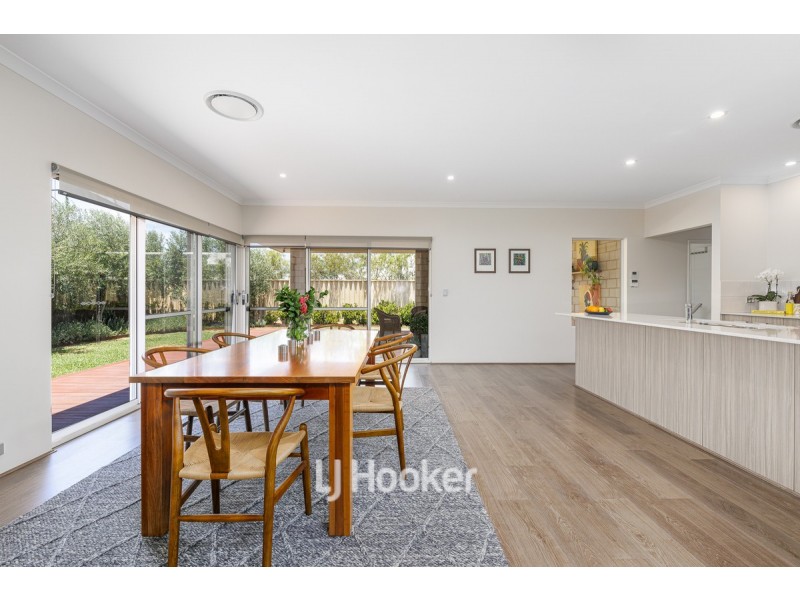 19 Eclipse Bend, Dalyellup WA 6230