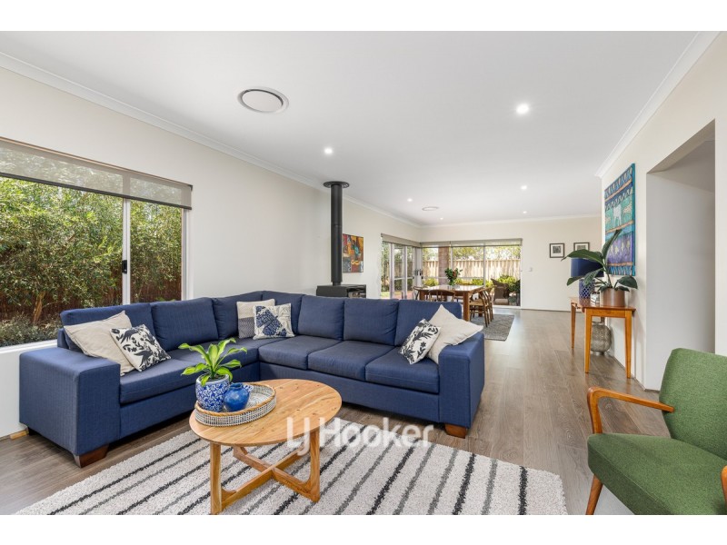 19 Eclipse Bend, Dalyellup WA 6230