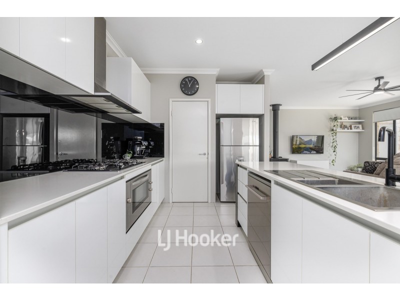 61 Azurite Drive, Australind WA 6233