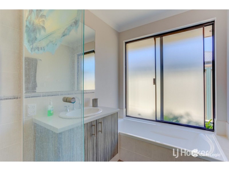 74 Santons Approach, Yalyalup WA 6280