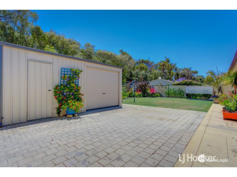 74 Santons Approach, Yalyalup WA 6280