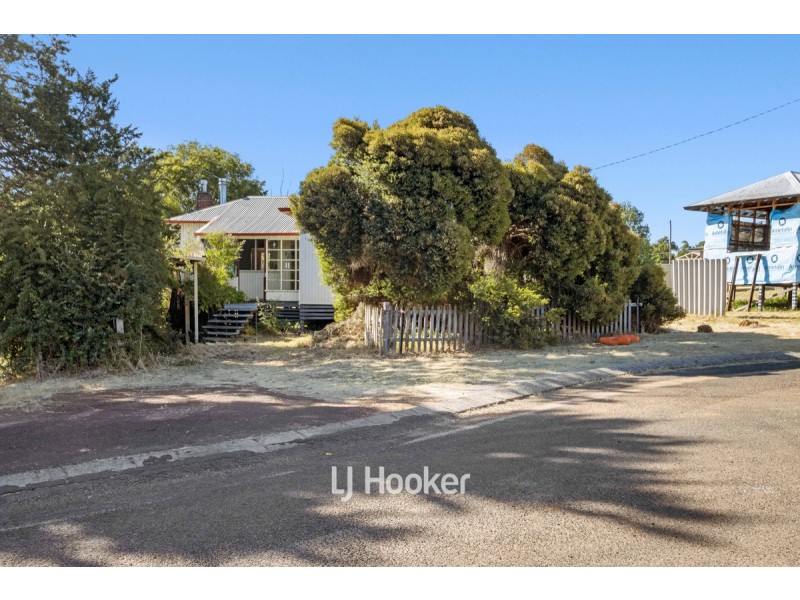 11 Benwell Place, Collie WA 6225