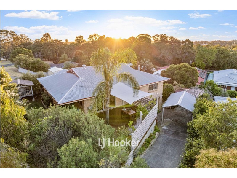 2 Regents Place, College Grove WA 6230