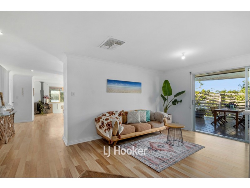 2 Regents Place, College Grove WA 6230