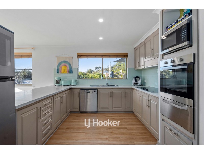 2 Regents Place, College Grove WA 6230