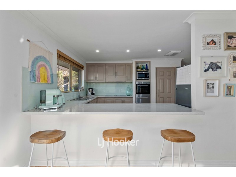 2 Regents Place, College Grove WA 6230