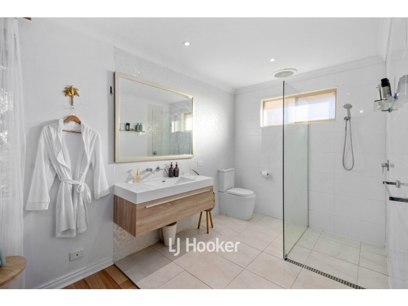 2 Regents Place, College Grove WA 6230